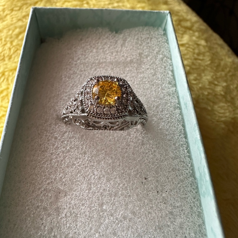 Elegant Sterling  Silver and Yellow Gemstone Ring - Picture 12 of 12